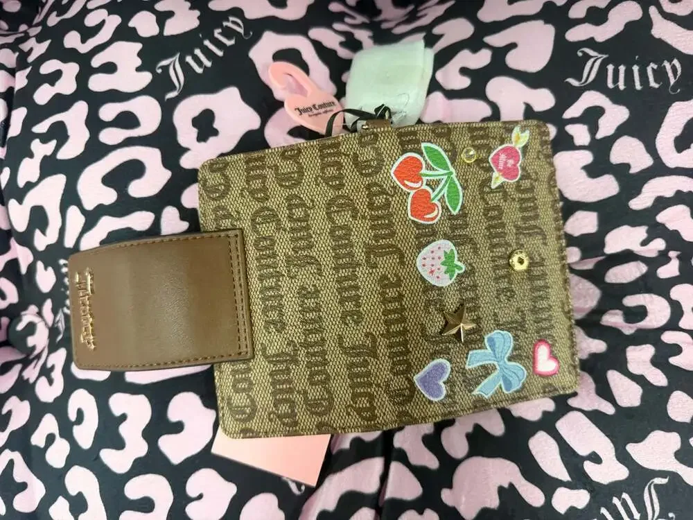 Juicy Couture All Things Juicy Tab Card Wallet - Chestnut Chino